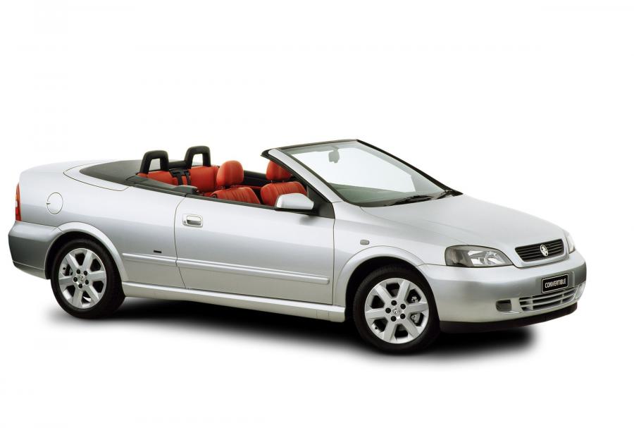 Holden Astra Convertible 2002 года  (фото 16 из 17)